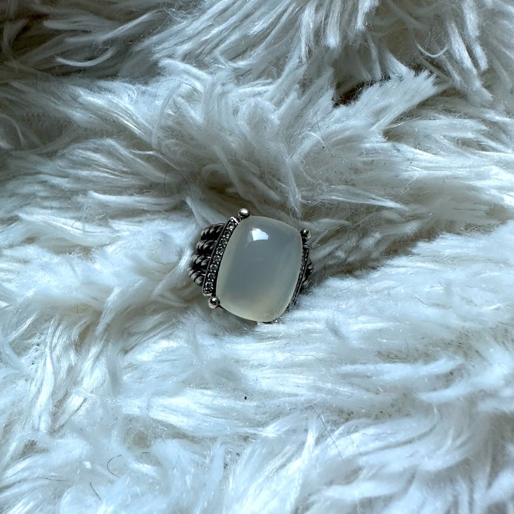 David Yurman chalcedony ring, sterling silver, flanked by diamonds. Size 7.